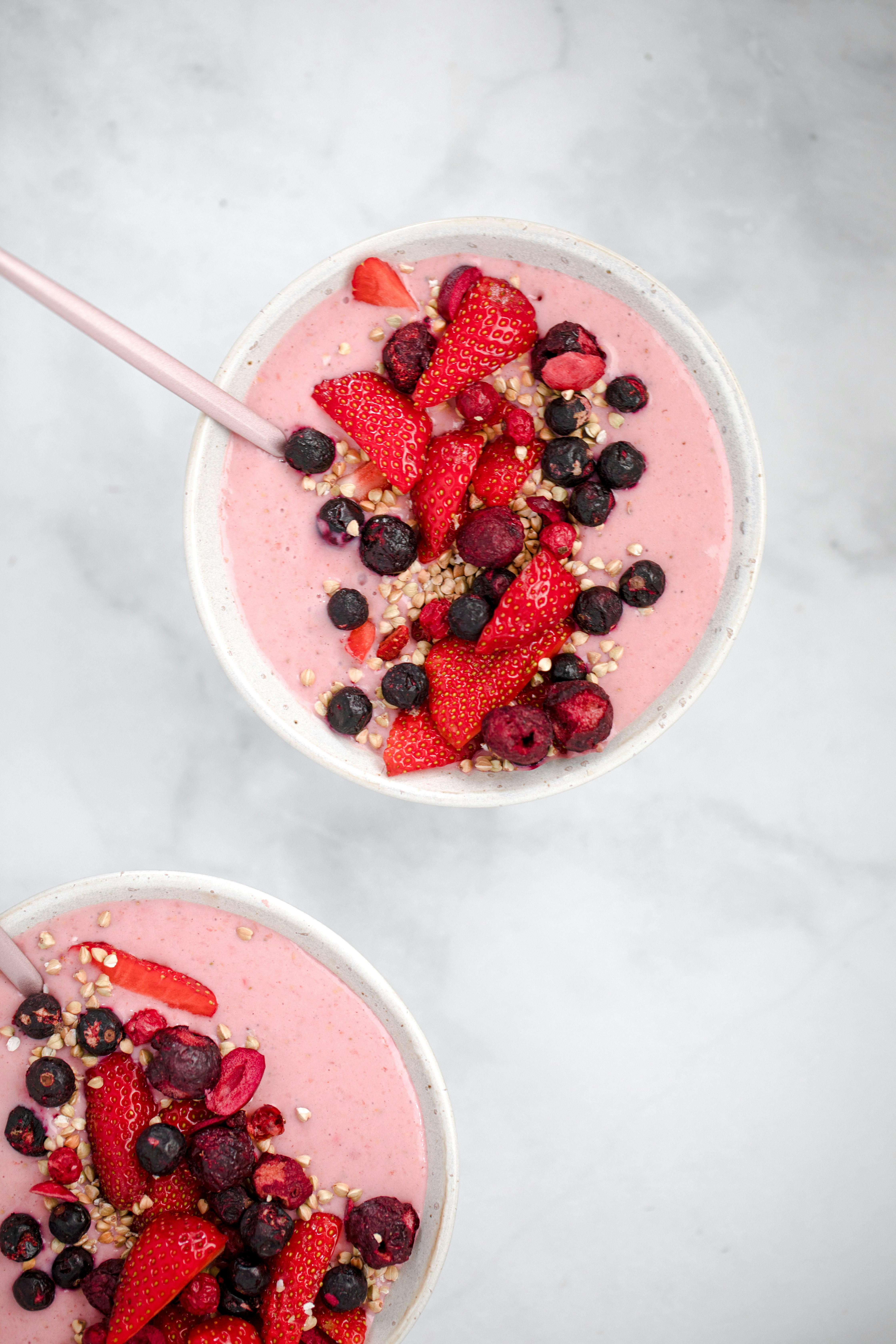 Fresh Berry Smoothie Bowl